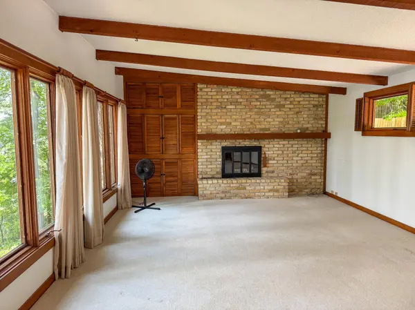 177 Glenmont RD, River Falls, WI 54022