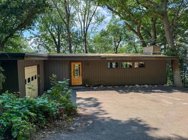 177 Glenmont RD, River Falls, WI 54022