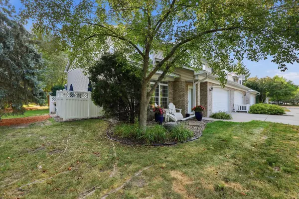 10100 Bridgehill TER, Eden Prairie, MN 55347