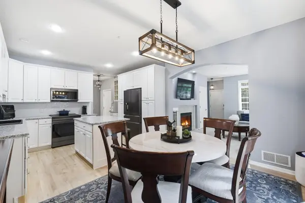 10100 Bridgehill TER, Eden Prairie, MN 55347