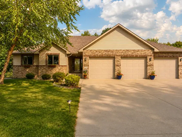 120 Sunburst CIR, Mankato, MN 56001