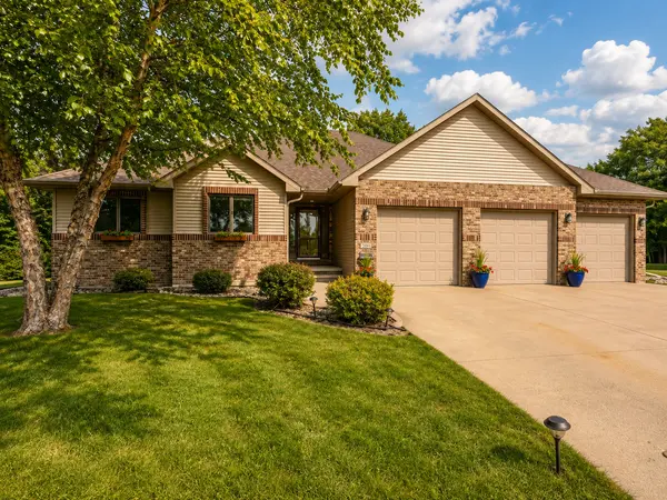 120 Sunburst CIR, Mankato, MN 56001