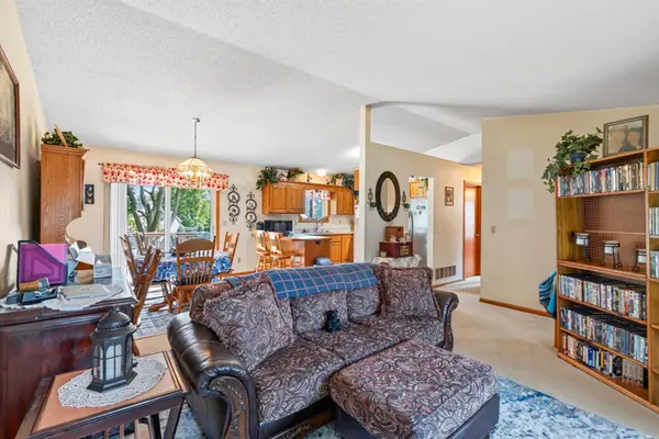 606 8th ST NW, Buffalo, MN 55313