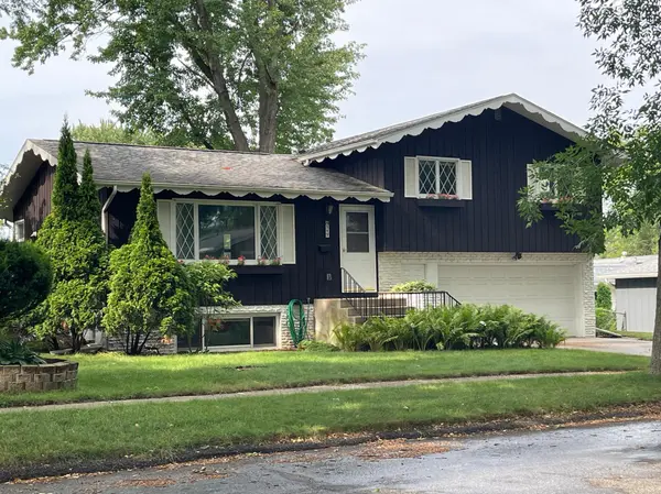 517 26th ST NW, Rochester, MN 55901