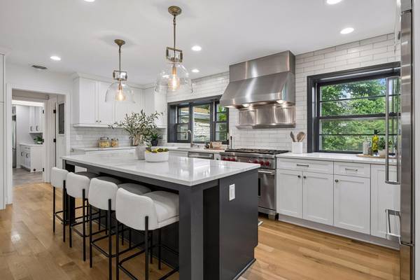 4808 Woodhill WAY, Edina, MN 55424