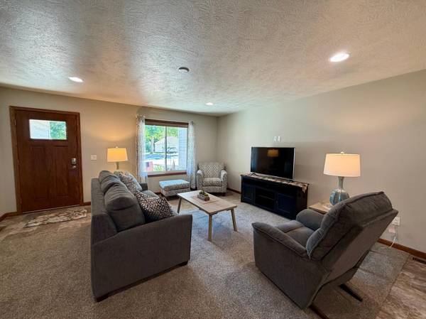 104 W Barck AVE, Luverne, MN 56156