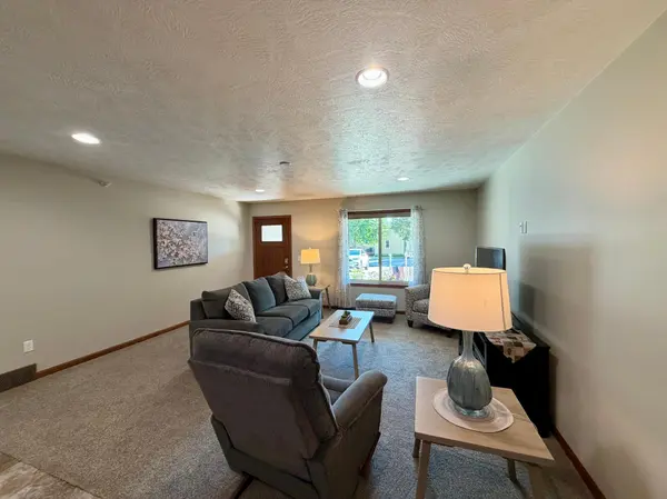 104 W Barck AVE, Luverne, MN 56156