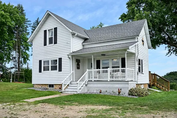 37000 Krage DR, Winona, MN 55987