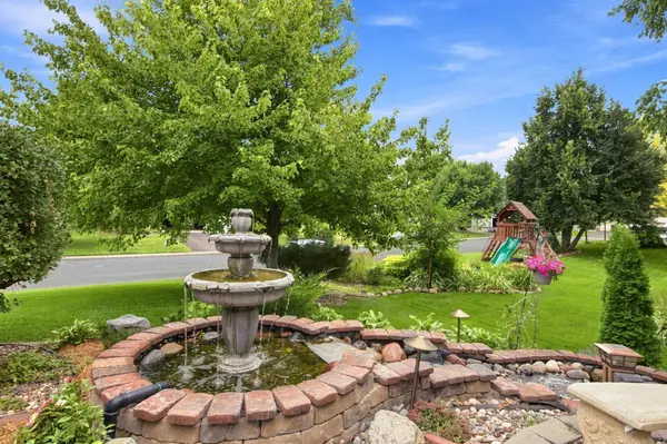 2003 Ponds WAY, Shakopee, MN 55379