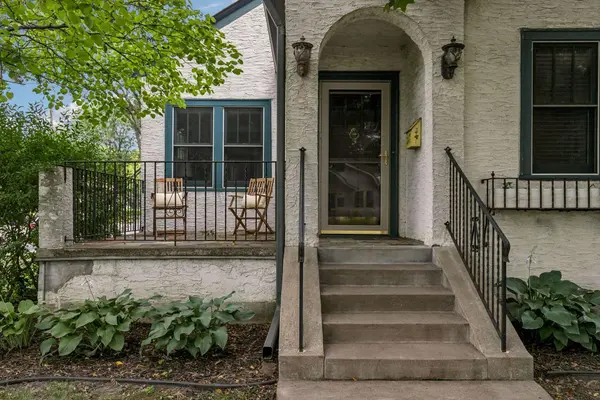 422 Brimhall ST, Saint Paul, MN 55105