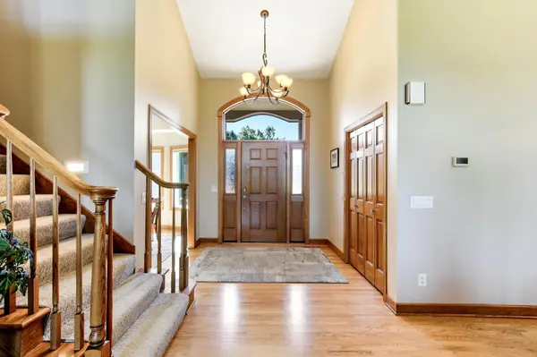 16751 Ironwood CIR, Lakeville, MN 55044