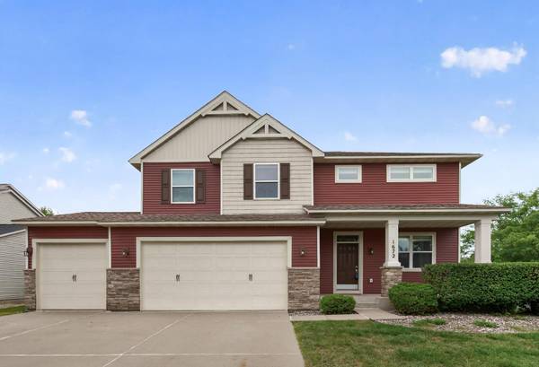 1672 Lenox DR, Waconia, MN 55387