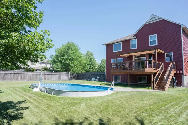 1672 Lenox DR, Waconia, MN 55387
