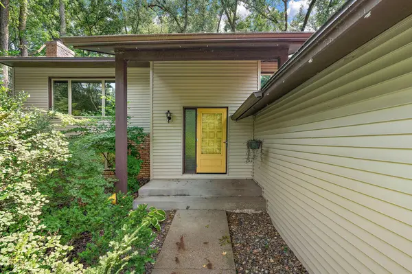 2101 Sheridan Hills RD, Minnetonka, MN 55391