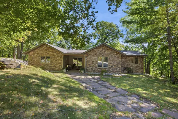 39282 Moonlight Bay TRL, Pelican Rapids, MN 56572