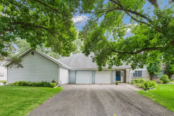 15275 Lesley LN, Eden Prairie, MN 55346