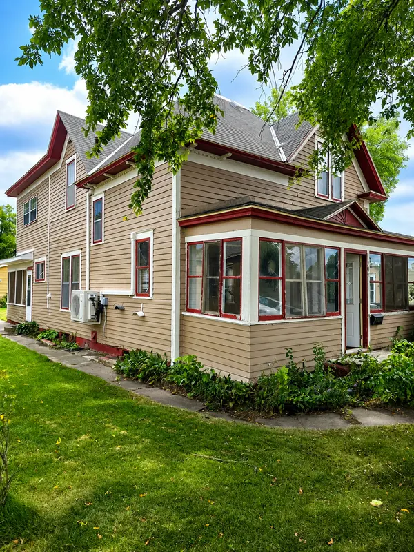 709 Pine ST S, Sauk Centre, MN 56378
