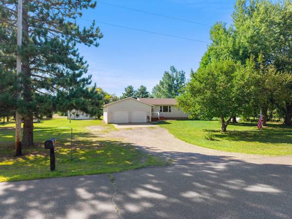 25000 Narcissus ST NW, Isanti, MN 55040