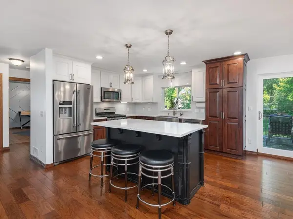 13855 Utica AVE, Savage, MN 55378