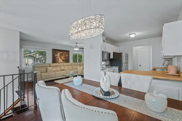 9535 Hartford CIR, Eden Prairie, MN 55347
