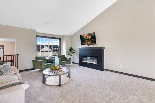 18560 Hexham LN, Lakeville, MN 55044