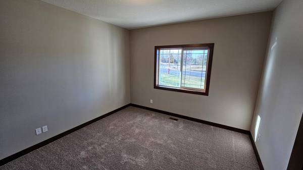 3106 Zuni WAY NW, Anoka, MN 55303