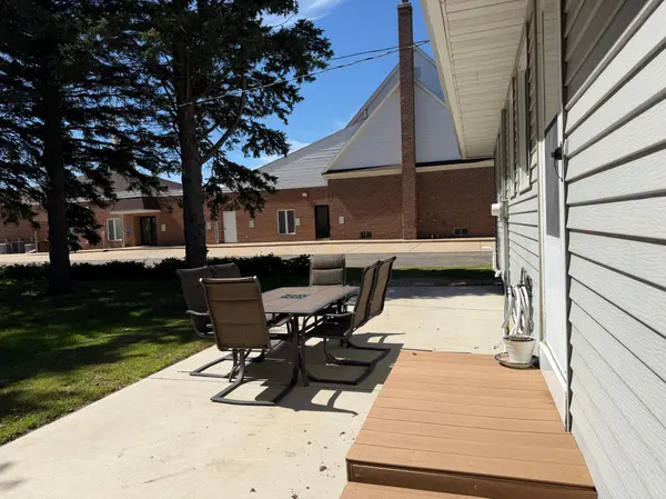 231 Elizabeth ST E, Edgerton, MN 56128