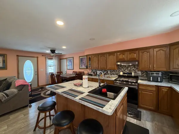 231 Elizabeth ST E, Edgerton, MN 56128