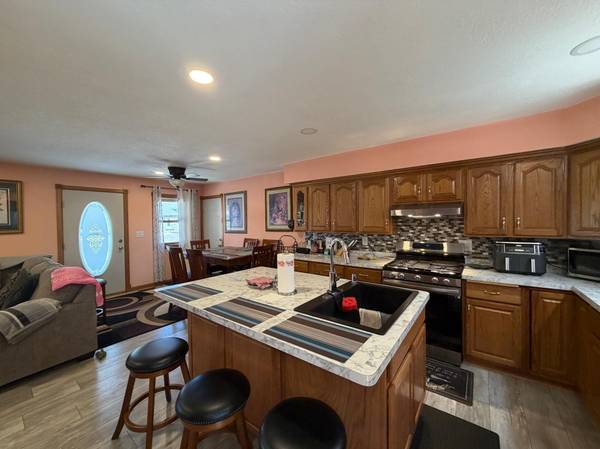 231 Elizabeth ST E, Edgerton, MN 56128
