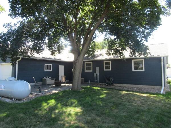 303 E 4th AVE, Beaver Creek, MN 56116