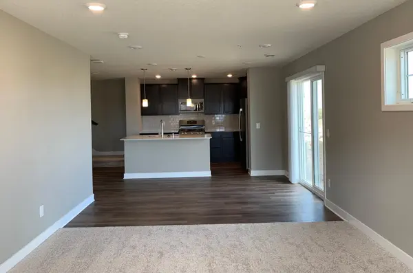 4825 Martingale DR, Woodbury, MN 55129