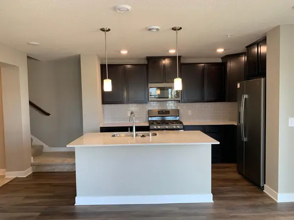 4825 Martingale DR, Woodbury, MN 55129