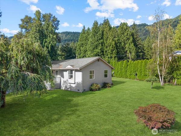 3019 Pine LN, Sedro Woolley, WA 98284