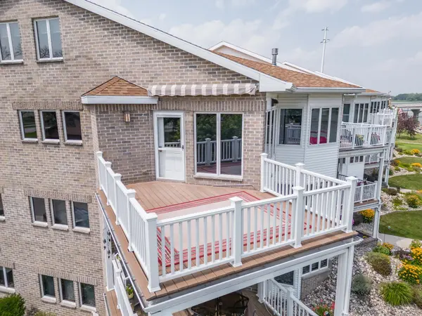 169 S 1ST ST #15, Winneconne, WI 54986