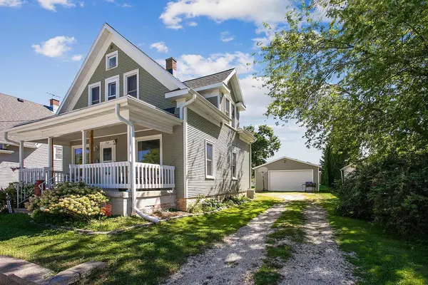 717 COLLEGE AVE,  Howards Grove,  WI 53083