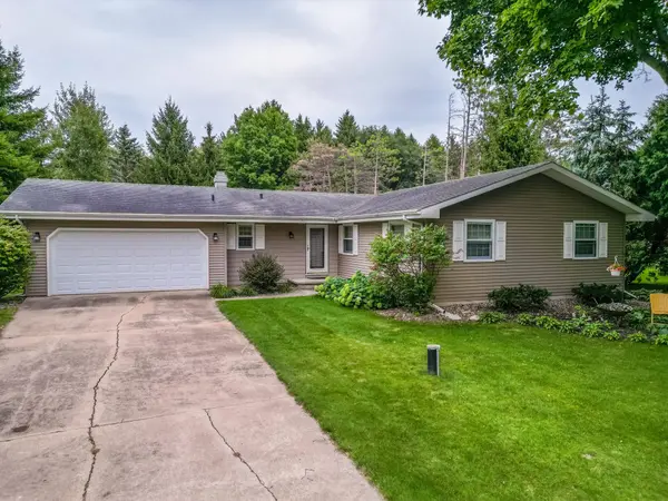 5754 CLEVEDON LN, Oshkosh, WI 54904