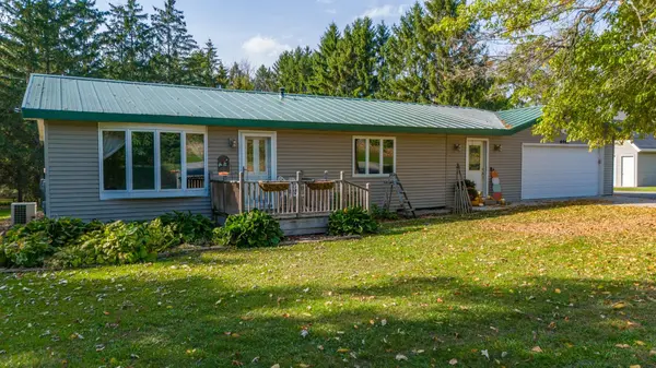 6461 COUNTY M RD, Winneconne, WI 54986