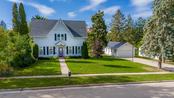 837 S WEBSTER AVE, Omro, WI 54963