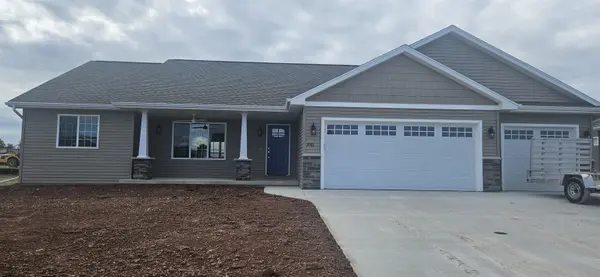 2081 BEAR PAW TRL, Kaukauna, WI 54130