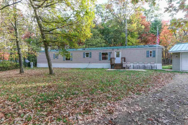 N130 PINE LN, Waupaca, WI 54981