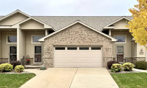 1255 PRAIRIE FALCON TRL, Green Bay, WI 54313-7177
