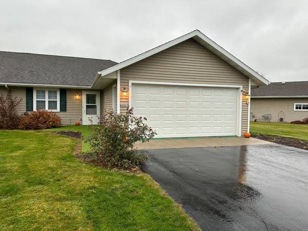 N5607 RIVERSIDE DR, Shawano, WI 54166-1005