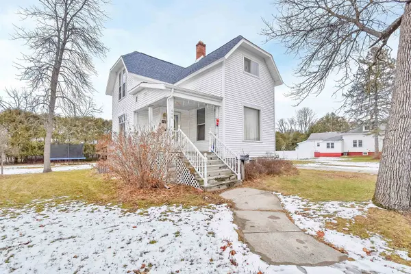 405 JEFFERSON ST, Oconto, WI 54153