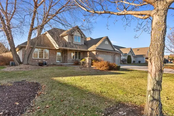 436 MCAULIFFE HEIGHTS TRL, Green Bay, WI 54311-7591