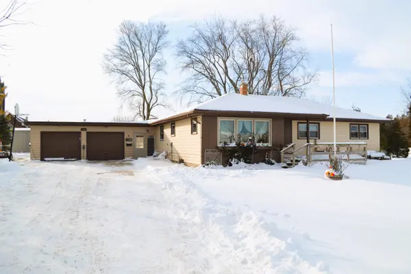 1219 KBA LN, Kellnersville, WI 54215
