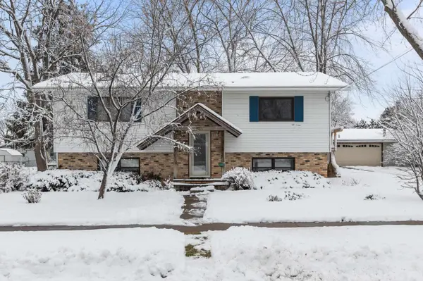 615 DOVE ST, Oshkosh, WI 54902