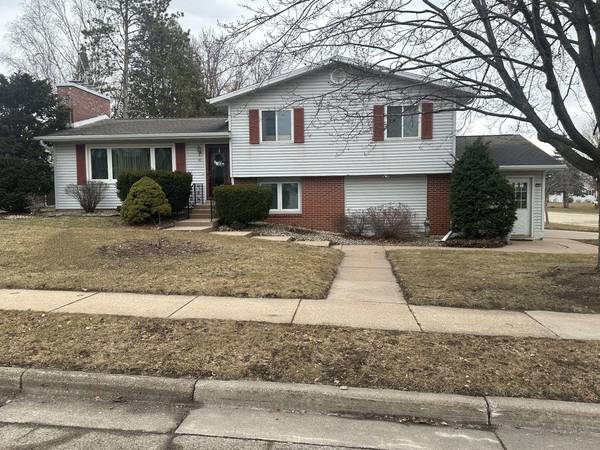 45 19TH ST, Clintonville, WI 54929-1131