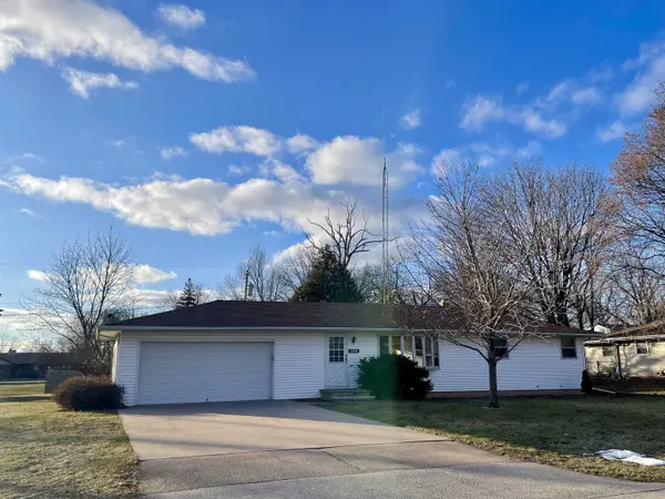 1368 BONNIE DR, Menasha, WI 54952