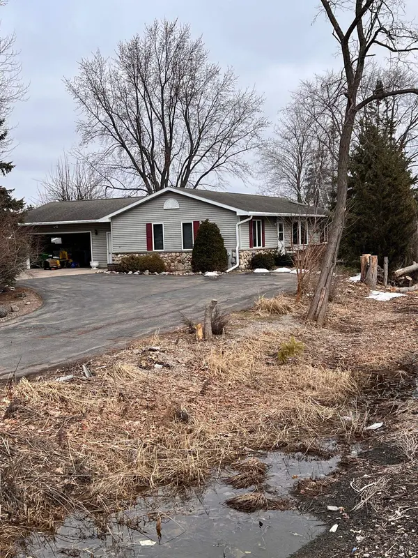 2220 W 20TH AVE, Oshkosh, WI 54904-8244