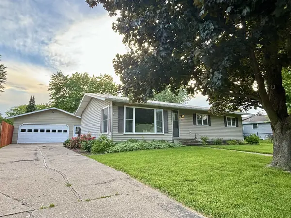 1411 S 16TH ST, Prairie Du Chien, WI 53821